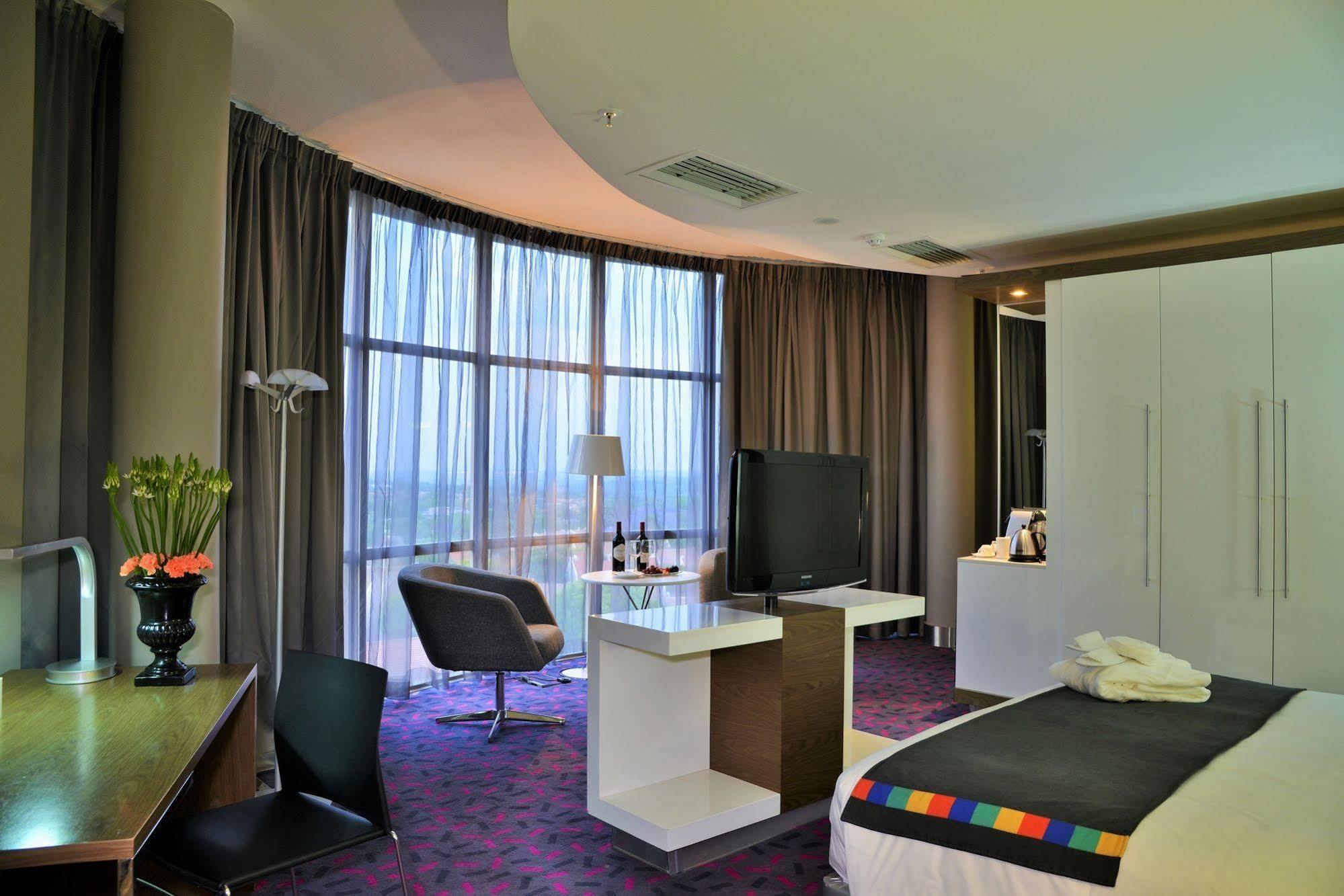 Park Inn Sandton Johannesburg Exterior photo